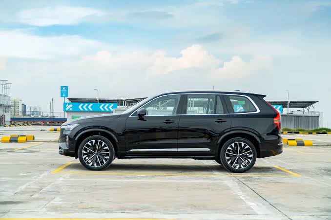 Giá niêm yết (giá gốc),Giá lăn bánh Volvo XC90 gồm những chi phí nào?
