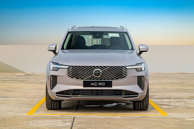 Giá lăn bánh Volvo XC90 gồm những chi phí nào?